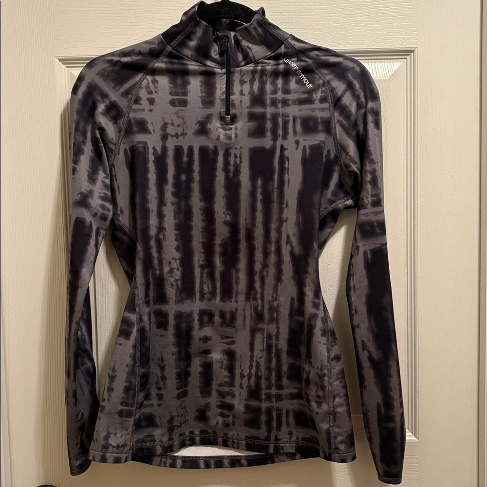 Under Armour ColdGear Fitted Pullover with zipper. 
Ladies size medium